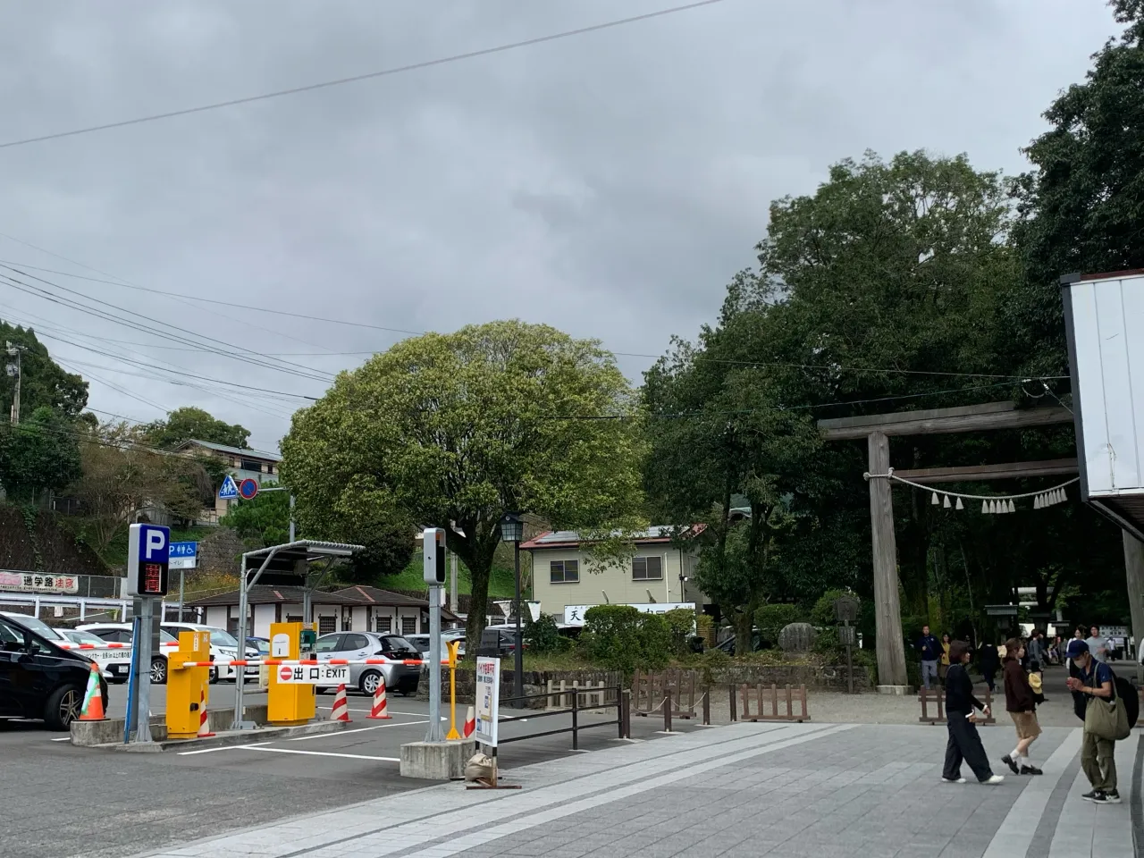 ⛩️✨ 本日の高千穂町・天岩戸神社前は大変賑わっております！